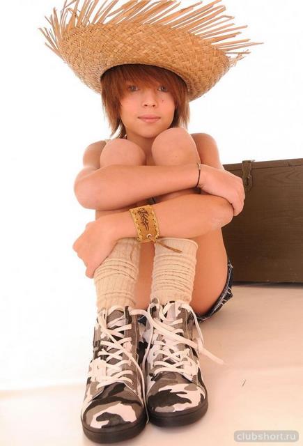 1631_straw-hat-in-shorts-ru-04.jpg